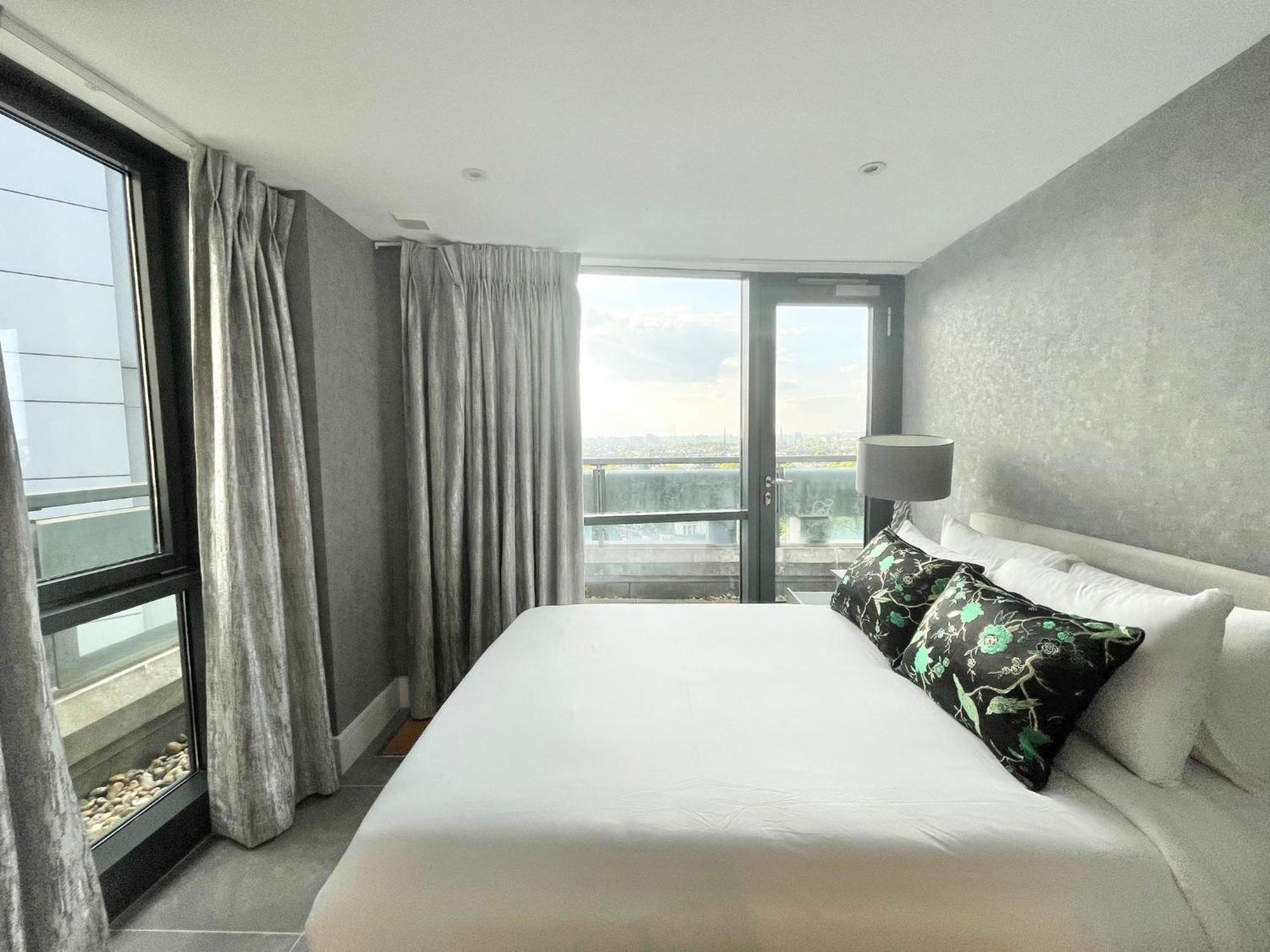 Beautiful 3 Bdr With Ac And Terrace In Paddington Appartamento
