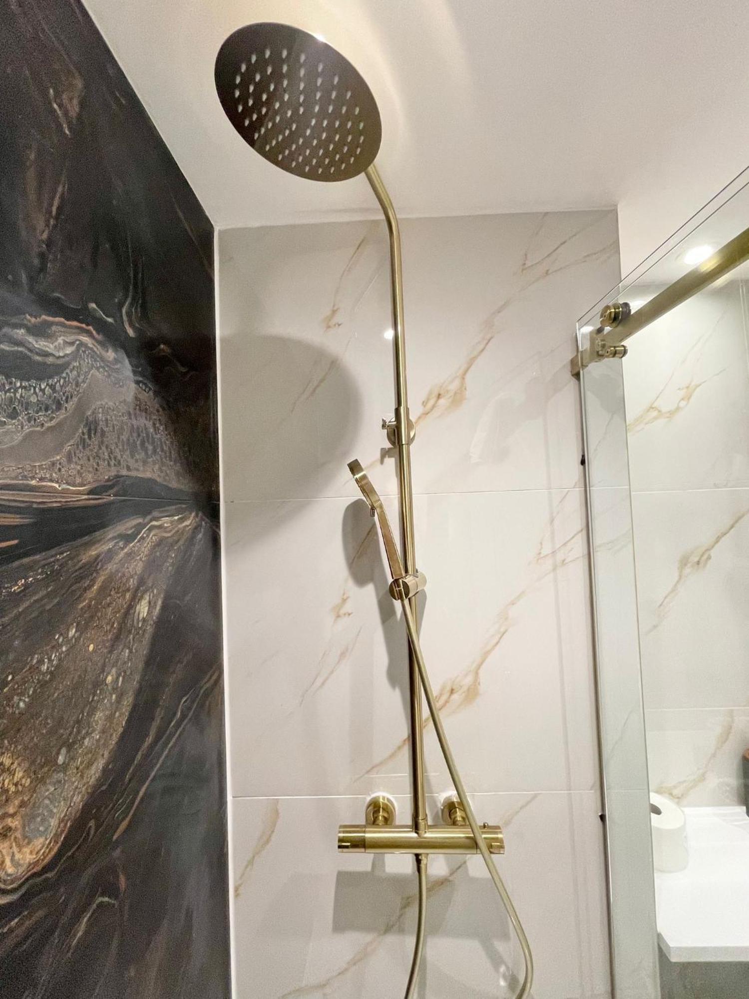 Beautiful 3 Bdr With Ac And Terrace In Paddington Londra