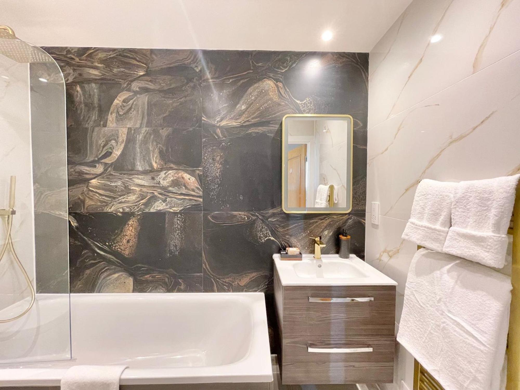 Beautiful 3 Bdr With Ac And Terrace In Paddington