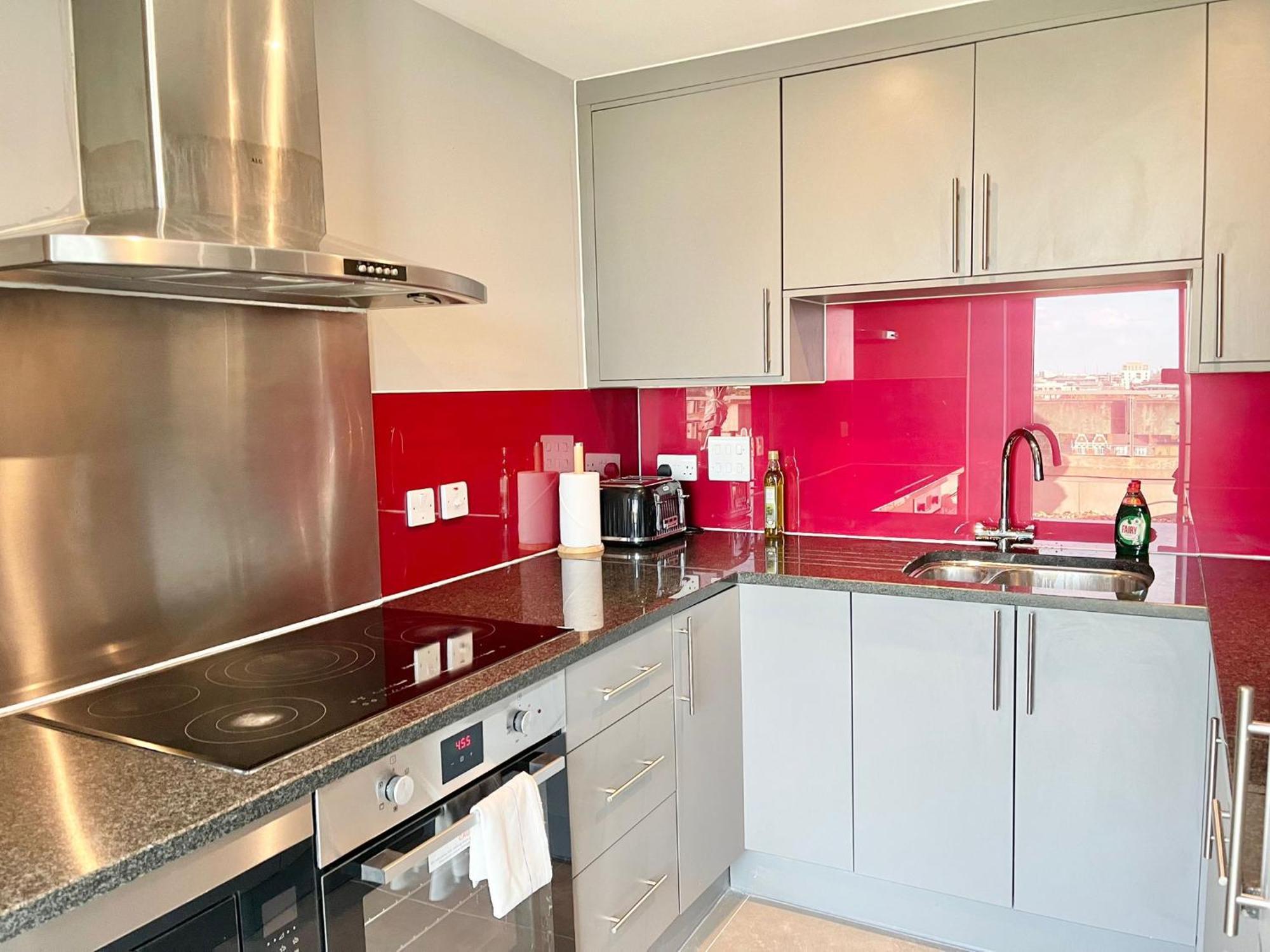 Beautiful 3 Bdr With Ac And Terrace In Paddington Appartamento