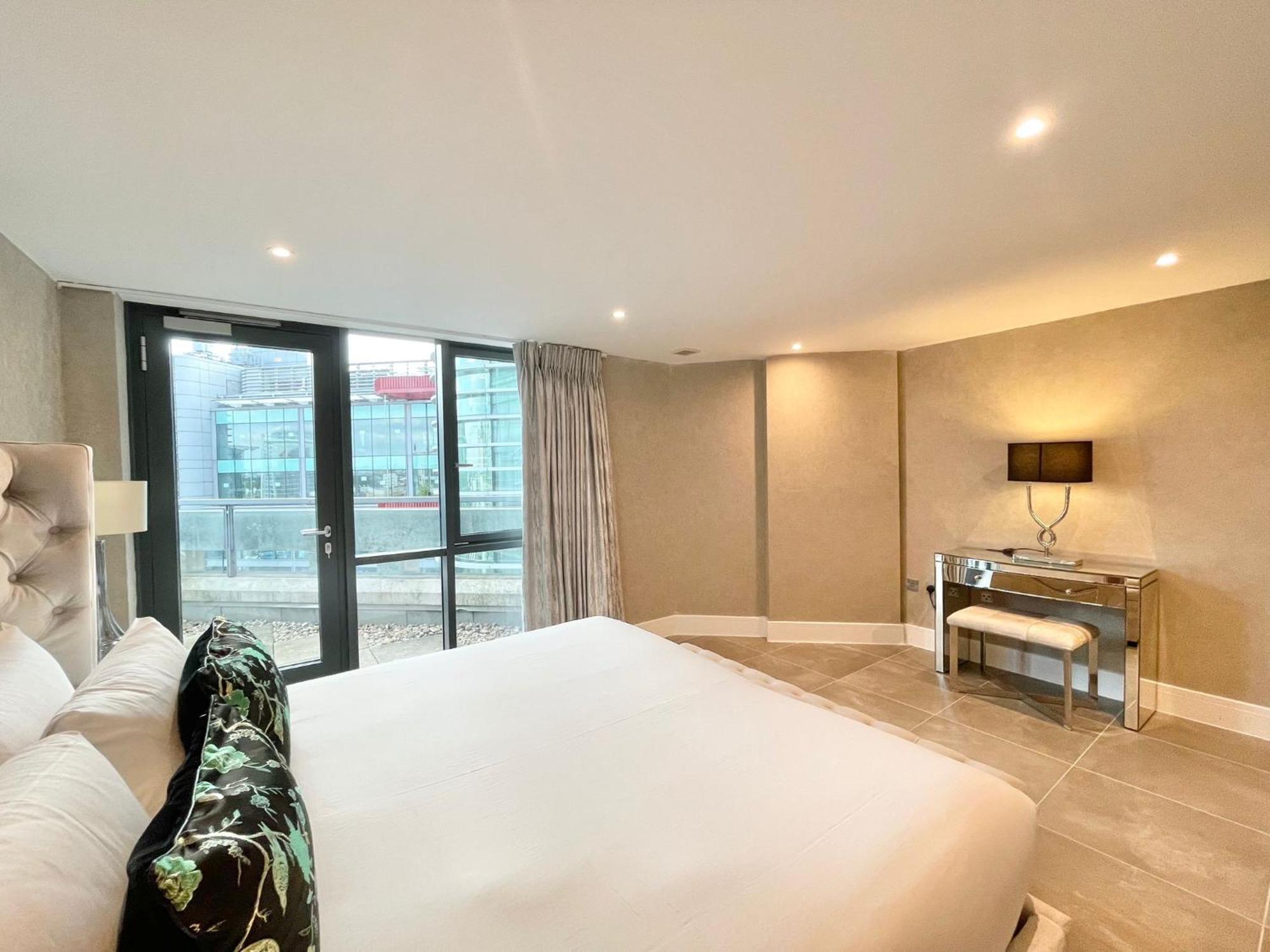 Beautiful 3 Bdr With Ac And Terrace In Paddington Londra